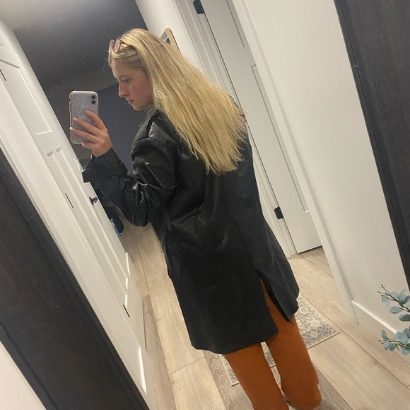 Seville Black Leather Trench Coat Size 44R - Picture 9 of 15